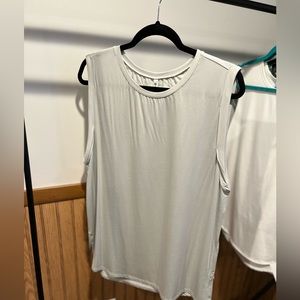 Fabletics - Faith Tunic‎ Tank (Gray)